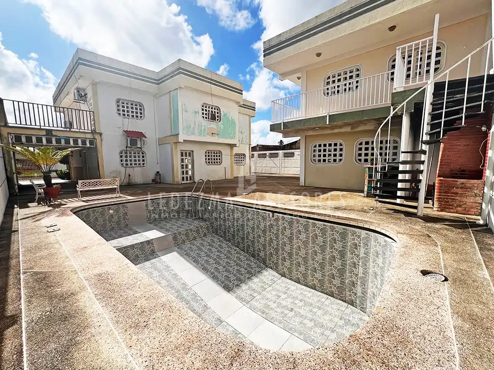 Ledezma Asesores Vende Casa Quinta con piscina en Ciudad Bolívar Venezuela