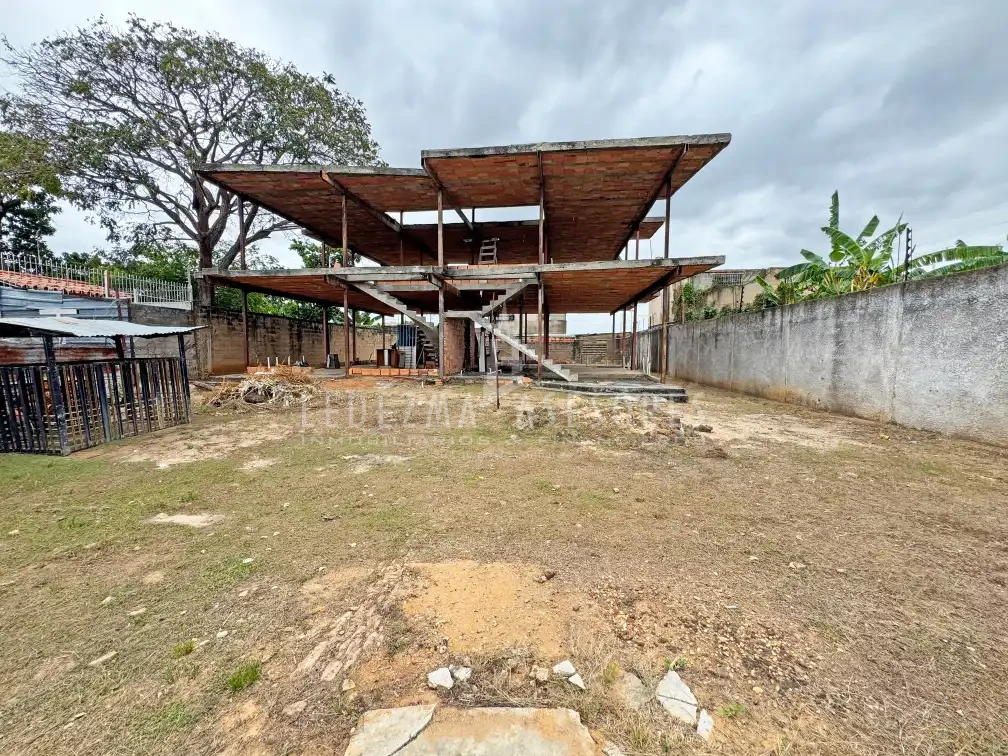 Ledezma Asesores Vende Bienhechuría cerca de la Plaza Páez de Ciudad Bolívar Venezuela