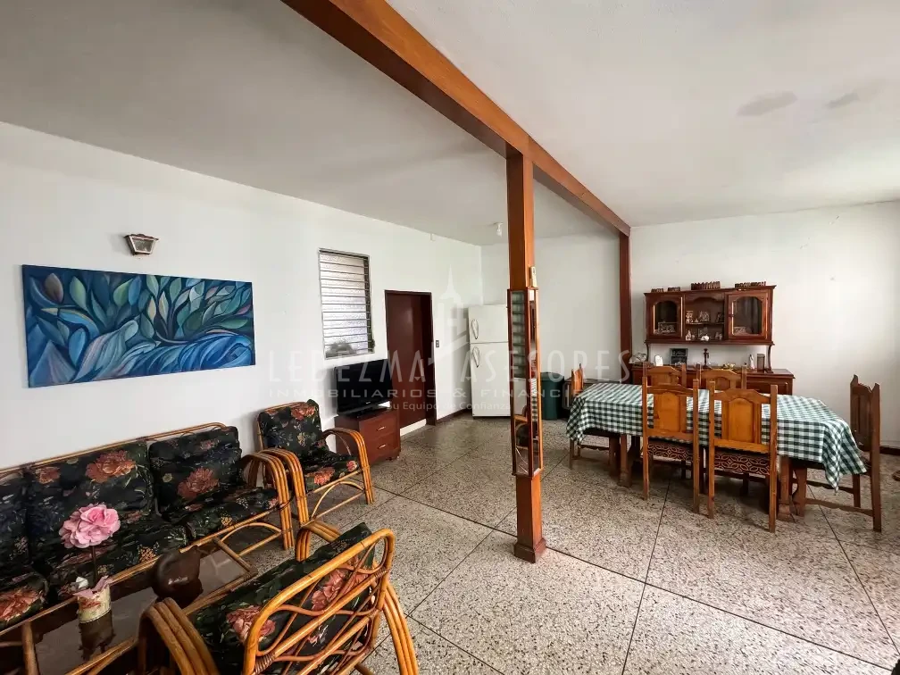 Ledezma Asesores Vende Casa económica en Ciudad Bolivar Venezuela, Ledezma Asesores Vende Casa con amplio patio en Ciudad Bolivar Venezuela
