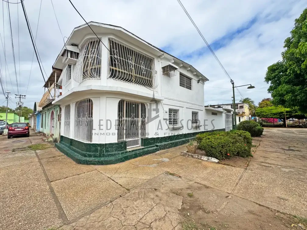 Ledezma Asesores Vende Casa en plena Avenida San Francisco de Asis de Ciudad Bolívar Venezuela