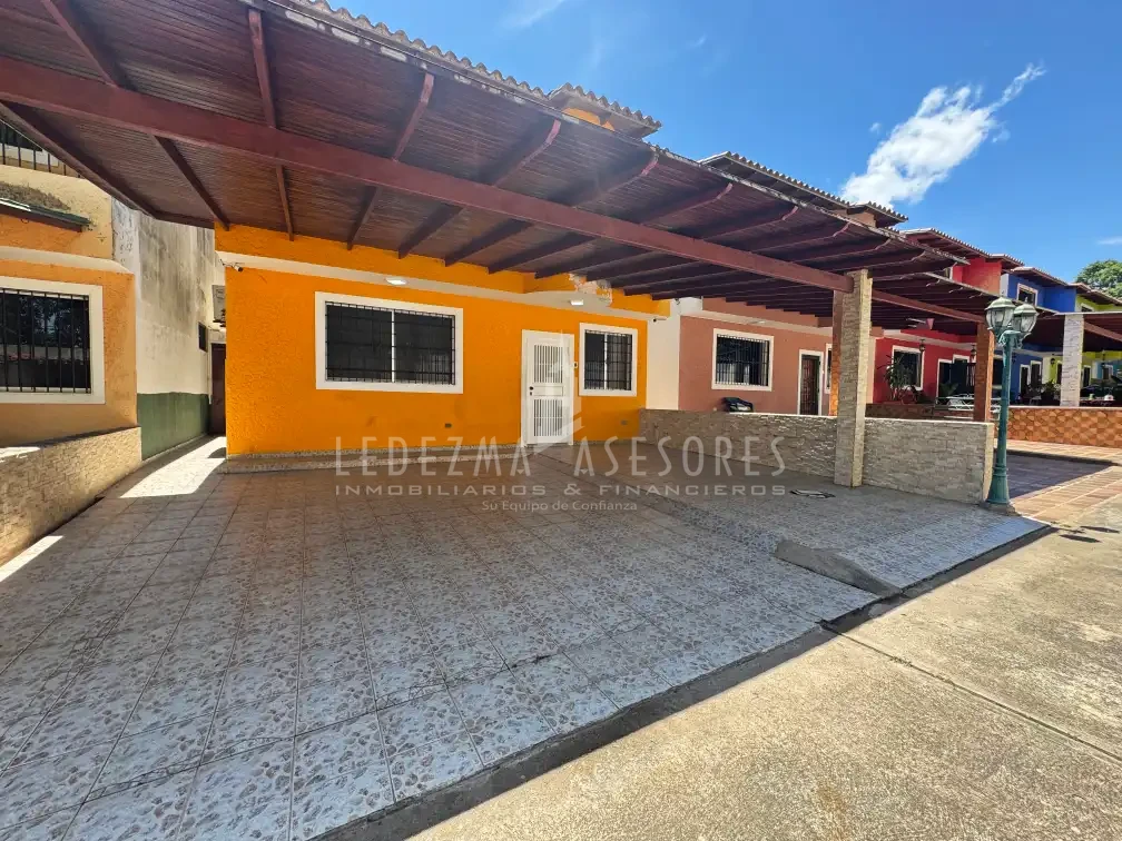 Ledezma Asesores Vende Townhouse en conjunto cerrado en Ciudad Bolívar Venezuela