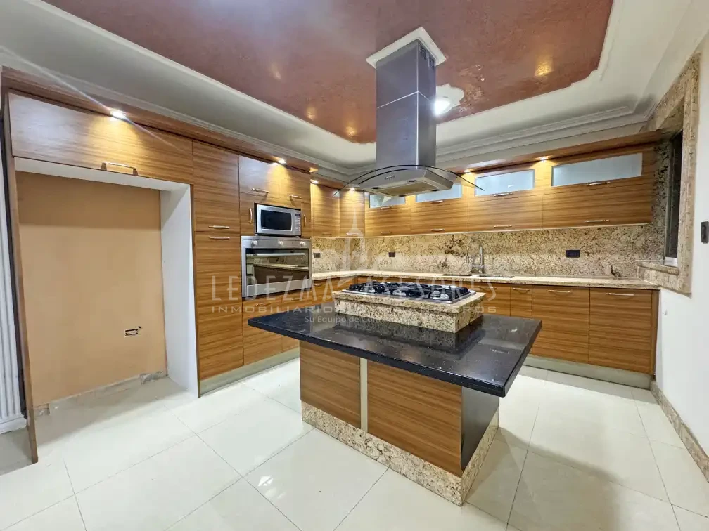 Ledezma Asesores Vende Townhouse céntrico en Ciudad Bolívar Venezuela